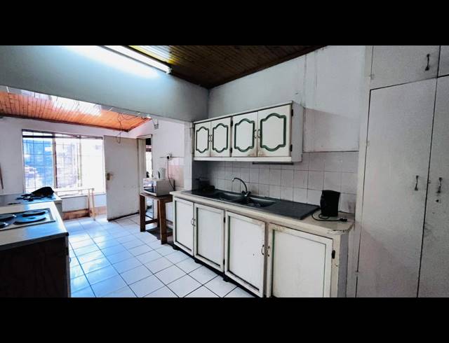 7 BEDROOM HOUSE FOR SALE IN VANDERBIJLPARK CW 2